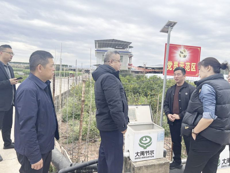 罗雪一行考察大禹节水集团元谋县高效节水灌溉项目